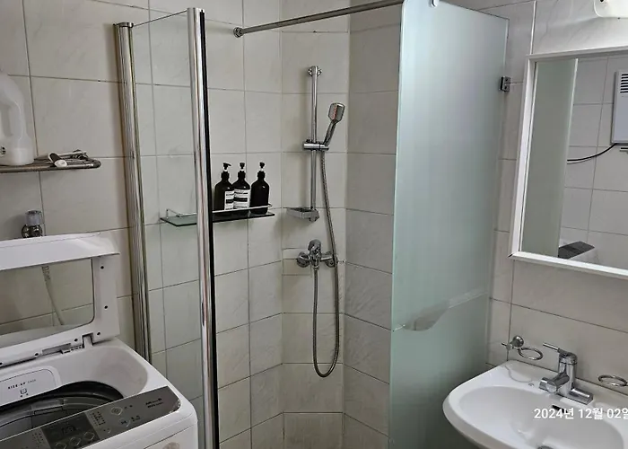 Hongdae Residence-5 1min From Hongik Uni Station Exit #1