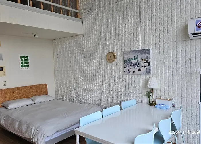 Hongdae Residence-5 1min From Hongik Uni Station Exit #1 Apartamento Seúl
